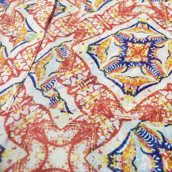 Fig and Flower Patterned Lightweight Tunic Size Large - Picture 7 of 11